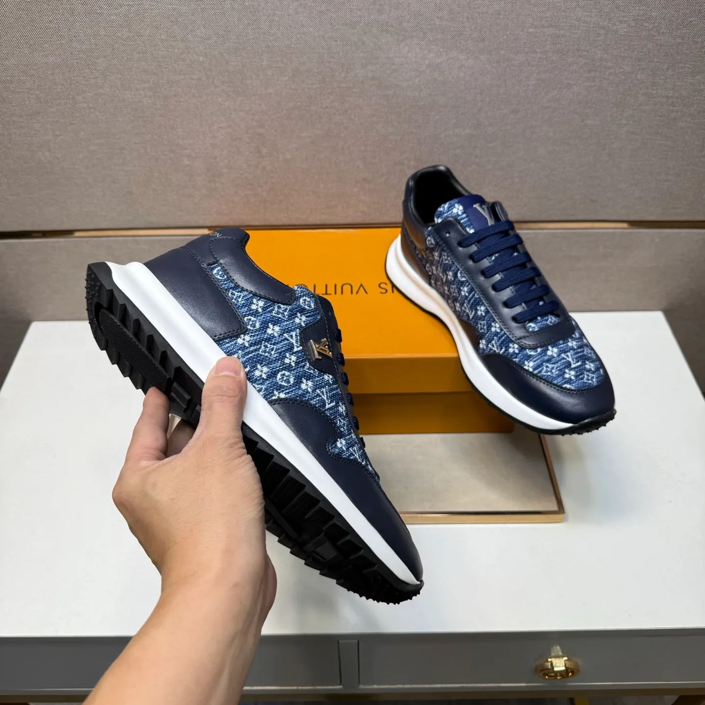 ⬛️Ex-factory price p442【LV～】men's casual shoes, 2025z cabinet sales simultaneously 🔶Size: 38-44 #️⃣ 🔷3 colors🔜The upper is made of multi-material splicing ➕Genuine leather lining, comfortable and breathable, sole: original comfortable and wear-resistant outsole, ⚠️real thing📱photographed🎬real thing is better📢📢📢